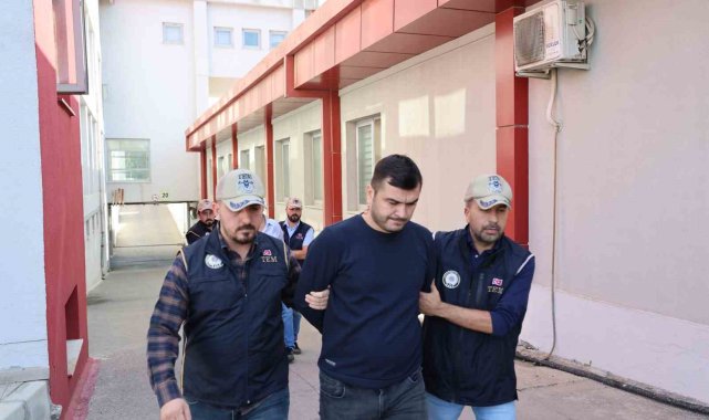 Adana'da Bylock kullanıcısı 4 FETÖ'cü yakalandı - ASAYİŞ - T4Haber