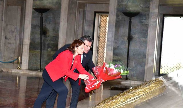 Alaşehir Belediyesinden kadınlara Anıtkabir ziyareti - KÜLTÜR - SANAT -  T4Haber