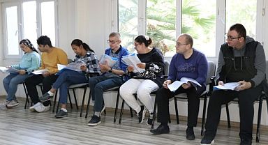 Özel öğrenciler sahnede yeteneklerini sergiliyor