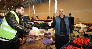 Pazarda önce sıcak çorba sonra siftah