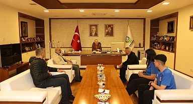 Çiftçi, şampiyon sporcuları ağırladı