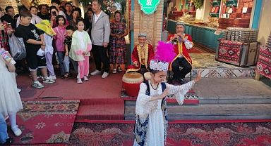 Sinciang Uygur Özerk Bölgesi: Tarih, Kültür ve Çok Seslilik