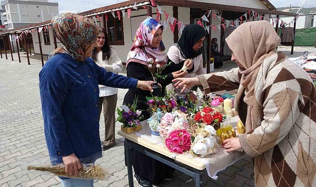 Kadınların el emeği göz nuru ürünleri sergilendi