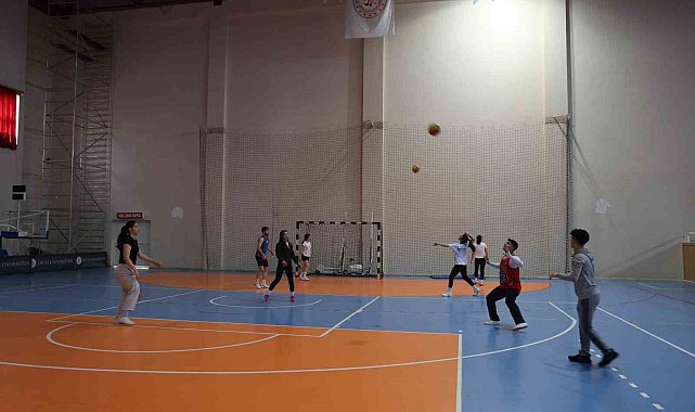 Uzmanı, iskelet sistemini ayakta tutan kaslar için spor yapılmasını önerdi