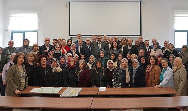 Vali Çiftçi, Tazelenme üniversitesinde öğrencilerle buluştu