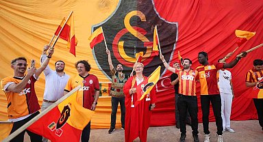 Galatasaray'ın 25. şampiyonluğu Senegal'de coşkuyla kutlandı