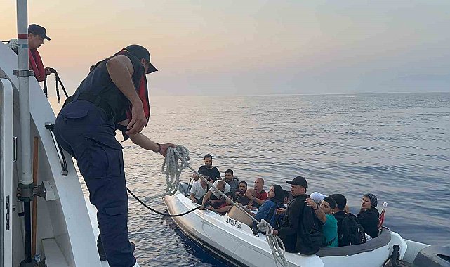 Bodrum'da 20 düzensiz göçmen kurtarıldı