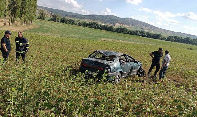 Yoldan çıkan otomobil tarlaya uçtu :1 yaralı