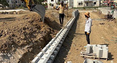 Bayırköy'de yarı olimpik yüzme havuzu önünde zemin güçlendirme çalışmaları sürüyor