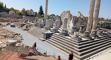 Dünyanın ilk kehanet merkezi Apollon Tapınağı, ziyarete açıldı