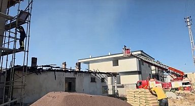 Elazığ'da çatı yangını