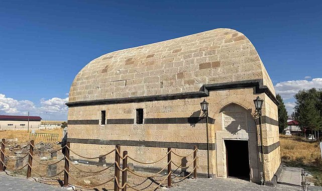 Ağrı'da tarihi Hamur Kümbeti restore edilerek yeniden ziyarete açıldı