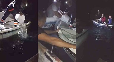 Amatör balıkçıların teknesi alabora oldu, denize düşen 2 kişi kurtarıldı