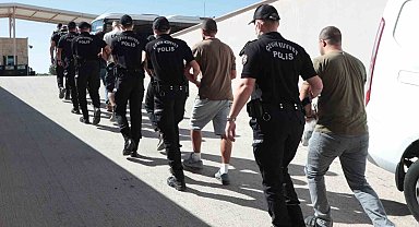 Antalya'da aranan 186 şahıs yakalandı