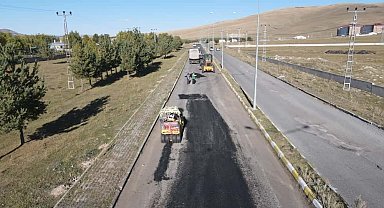 Ardahan'da yol çalışması sürüyor