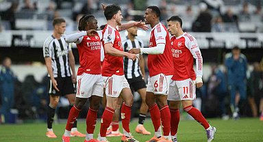 Arsenal, Newcastle United deplasmanında 3 puanı son dakikada aldı