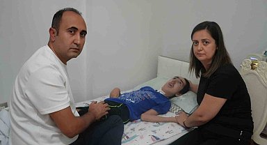 Bademcik ameliyatı sonrası engelli kalan küçük Hüseyin'in ailesi ilk kez konuştu: "Keşke biz bu 109 milyonluk tazminatı almasak da oğlum gelip benden sadece 1 TL harçlık isteyebilse"