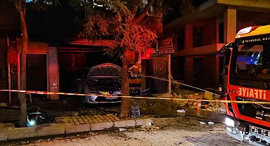 Bahçelievler'de oto tamircide korkutan yangın