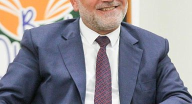 Başkan Sandıkçı: "İlçemizde üniversiteyi kazanan öğrencilerimizin tamamına burs desteği sağlıyoruz"