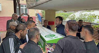 Bıçaklı kavgada yaşamını yitiren kadın toprağa verildi