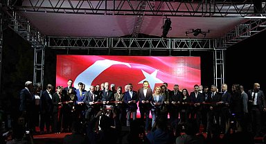 CHP Genel Başkanı Özel, Uşak Belediyesi Ferdi Zeyrek Amfi Salonu açılışına katıldı