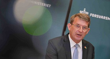 Danimarka Savunma Bakanı Poulsen, hava sahasında görülen dronları "hibrit saldırı" olarak nitelendirdi