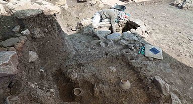 Diyarbakır'da 5 ve 11 bin yıllık 6 mezar bulundu