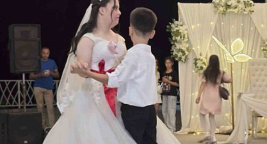 Down sendromlu Gülsüm'ün beyaz gelinlik hayali gerçek oldu