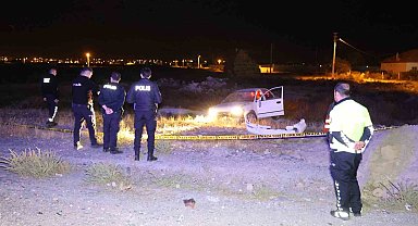 Ehliyetsiz ve alkollü otomobil sürücüsü takla atarak boş araziye girdi: 1 ölü, 1 yaralı