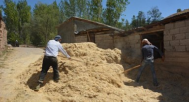 Erzincan'da çiftçinin kış hazırlığı sürüyor