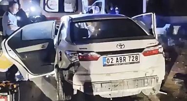 Gaziantep'te çarpışan iki otomobil metrelerce savruldu: 1 ölü, 3 ağır yaralı