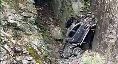 Giresun'da araç uçuruma yuvarlandı: 1 ölü, 1 yaralı