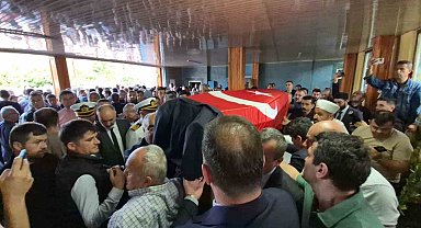 Göçükte hayatını kaybeden madenci memleketi Bartın'da son yolculuğuna uğurlandı