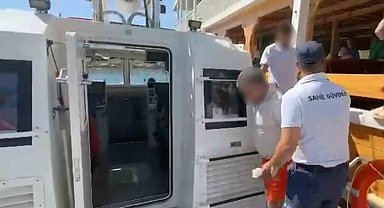 Gökova Körfezinde gezi teknesinde yaralanan vatandaşa tıbbi tahliye