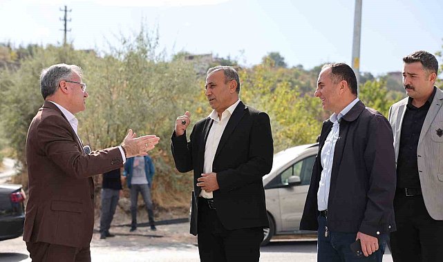 Hacılar Kayseri Caddesi'nde mesai tam gaz sürüyor