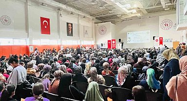 Hakkari'de "Hazreti Peygamber ve Aile Konferansı" düzenlendi