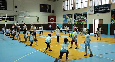 Haliliye yaz spor okullarında yüzlerce öğrenci eğitimini tamamladı