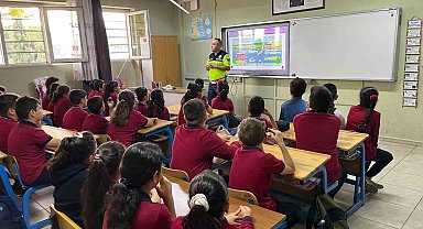 İlkokul öğrencilerine trafik eğitimi verildi