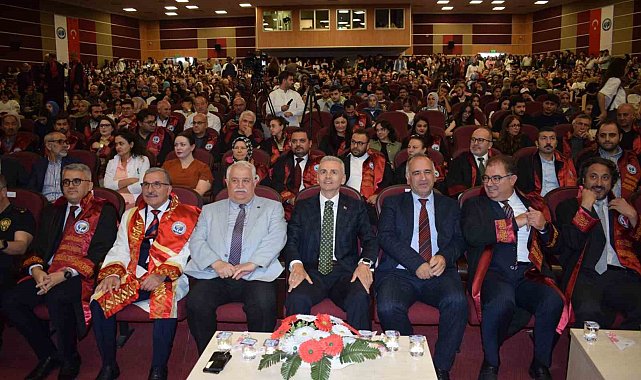 KMÜ'de 2025-2026 akademik yılı açılış töreni düzenlendi