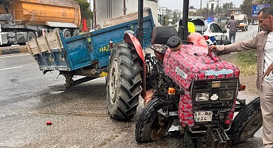 Manisa'da tır ile traktör çarpıştı: Yaşlı sürücü ağır yaralı