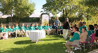 Minikler yöresel ürün pekmezli yufkayı hem açtılar hem de tattılar