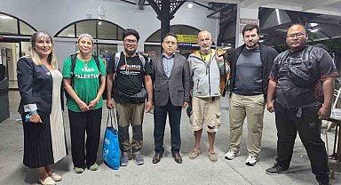 Olumsuz hava şartları nedeniyle Sumud Filosu'ndan ayrılan 4 aktivist Marmaris'e geldi