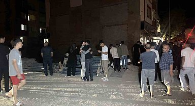 Otomobil inşaat temeline düştü: 1'i ağır 4 yaralı