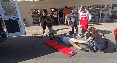 Otomobille çarpışan motosikletli metrelerce savruldu: O anlar kamerada