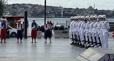 Preveze Deniz Zaferi'nin 487'ıncı yıldönümü 15 geminin Boğaz'dan geçişiyle kutlandı