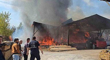 Safranbolu'da kereste fabrikasında yangın