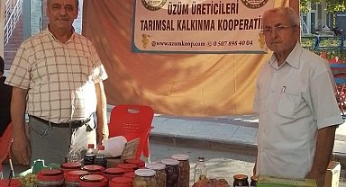 Sarıgöl'de pekmezli karbastı festivale damga vurdu