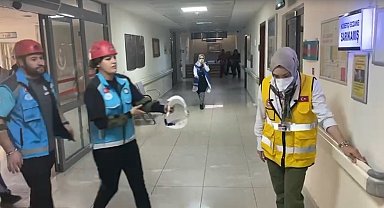 Sarıkamış Devlet Hastanesi'nde yangın tatbikatı gerçeği aratmadı