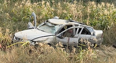 Takla atan otomobilde 2 kişi yaralandı