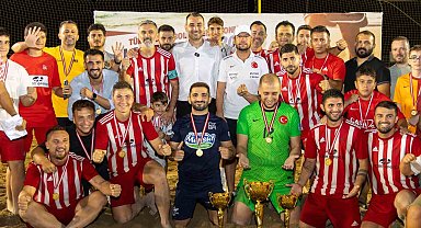 TFF Plaj Futbolu Ligi Manavgat etabında şampiyon Çimhan Sarılarspor oldu